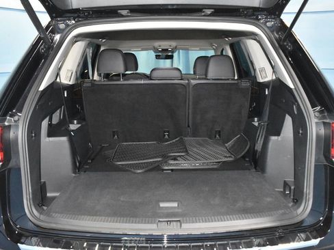 Used 2025 Volkswagen Atlas SE image 24