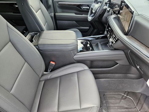 New 2026 Chevrolet Tahoe Z71 w/ Comfort Package AWD/4WD image 10