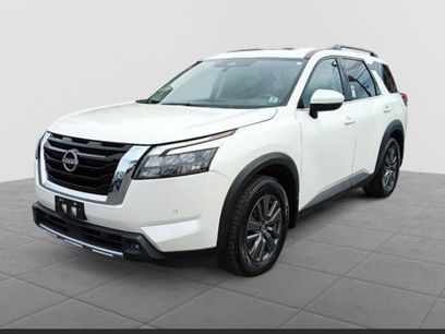 Certified 2024 Nissan Pathfinder SV