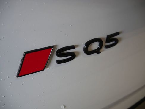 New 2026 Audi SQ5 Premium Plus image 9