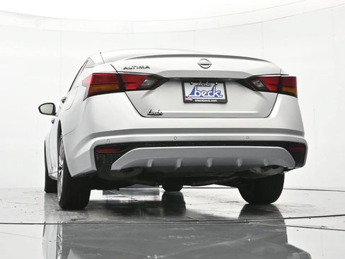 Certified 2025 Nissan Altima 2.5 SV FWD image 41