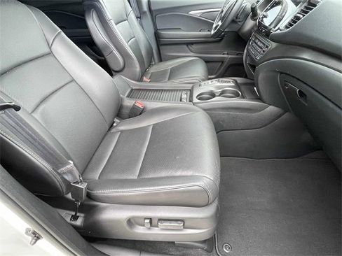 Used 2023 Honda Passport EX-L image 25