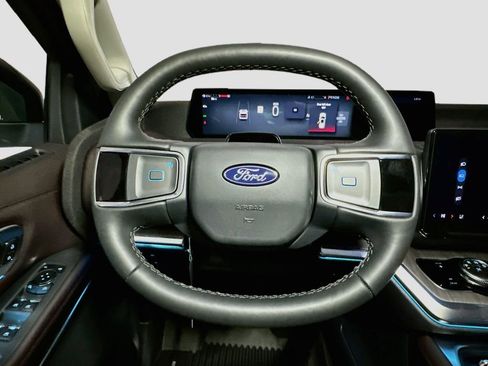 New 2026 Ford Expedition Platinum w/ Platinum Ultimate Package AWD/4WD image 12