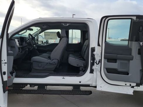New 2026 Ford F250 XL w/ XL Chrome Package image 11