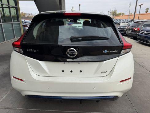 Used 2021 Nissan Leaf SV w/ SV Technology Package image 13