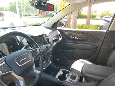 Certified 2022 GMC Terrain Denali w/ Denali Premium Package AWD/4WD image 23