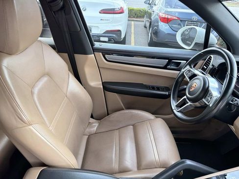 Used 2019 Porsche Cayenne AWD/4WD image 11