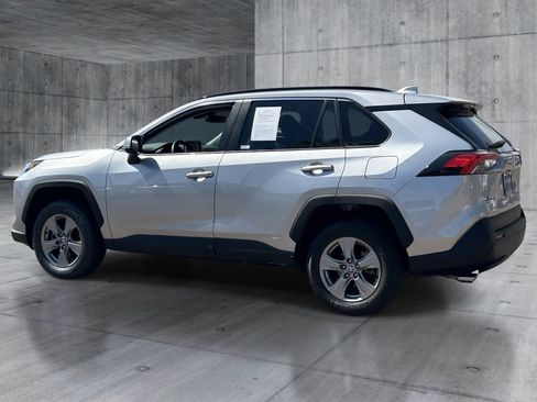 Used 2024 Toyota RAV4 XLE AWD/4WD image 3