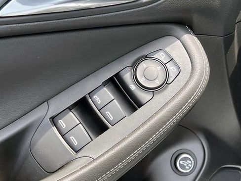 Certified 2023 Buick Encore GX Essence w/ Experience Buick Package FWD image 17