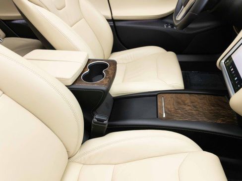 Used 2017 Tesla Model S 100D image 34