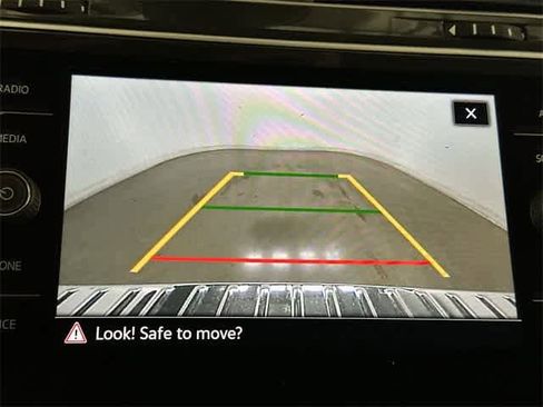 Certified 2024 Volkswagen Tiguan SE image 13