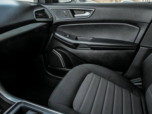 Used 2022 Ford Edge SE w/ Black Appearance Package image 25