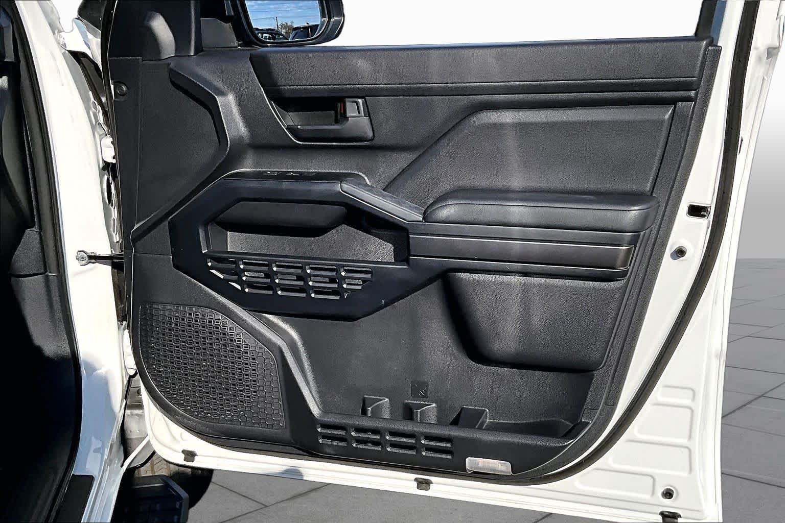 Certified 2025 Toyota 4Runner SR5 AWD/4WD image 22