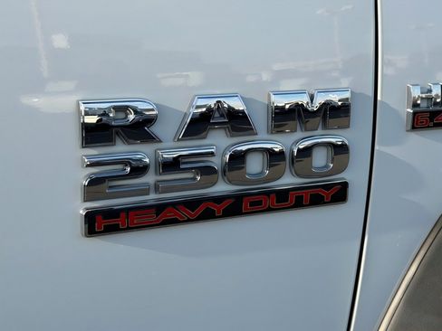 Used 2018 RAM 2500 Tradesman w/ Chrome Appearance Group image 32