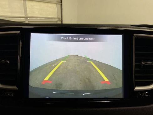 Used 2024 Chrysler Pacifica Touring-L image 26