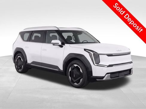 Certified 2024 Kia EV9 Land AWD/4WD image 2
