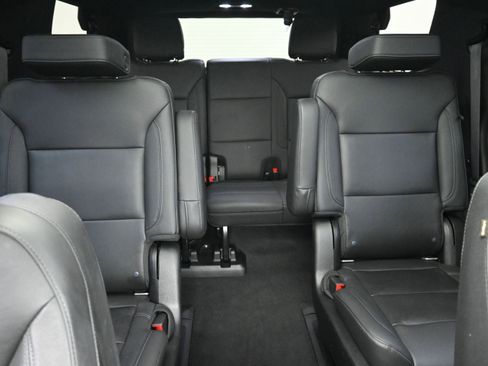 Used 2021 Chevrolet Tahoe Z71 w/ Z71 Signature Package AWD/4WD image 34