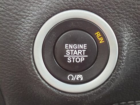 Used 2022 Dodge Challenger R/T RWD image 13