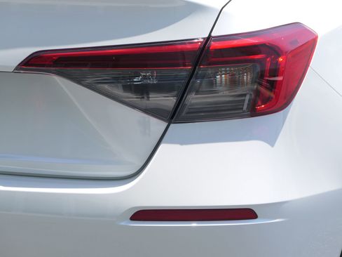 Used 2022 Honda Civic LX image 4