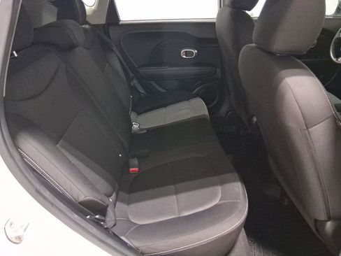 Used 2016 Kia Soul FWD image 16