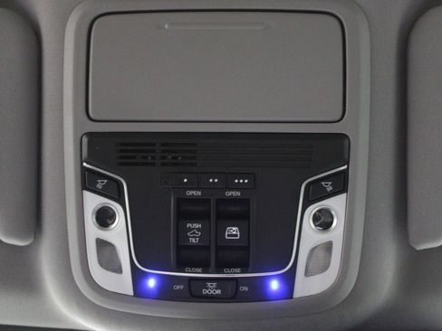 Used 2017 Honda Ridgeline RTL-E image 14