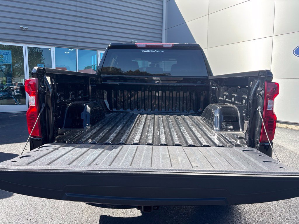 Used 2025 Chevrolet Silverado 1500 LT AWD/4WD image 9