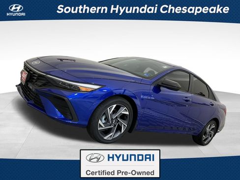 Certified 2025 Hyundai Elantra Sport FWD image 1