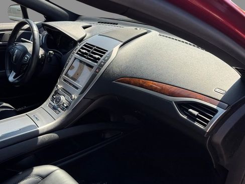 Used 2019 Lincoln MKZ Reserve FWD image 16