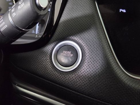 Used 2018 Cadillac XT5 Luxury w/ Driver Awareness Package image 23