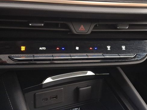 Used 2025 Buick Envision Avenir image 16