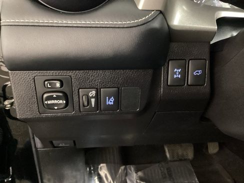 Used 2018 Toyota RAV4 XLE image 23