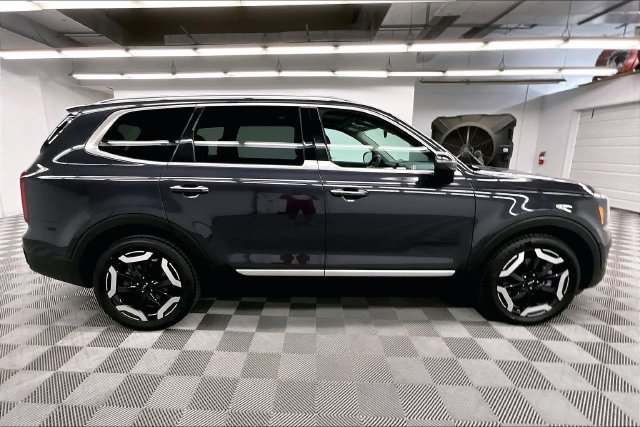 Used 2025 Kia Telluride S AWD/4WD image 15
