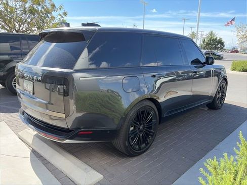Used 2025 Land Rover Range Rover Long Wheelbase SE image 2