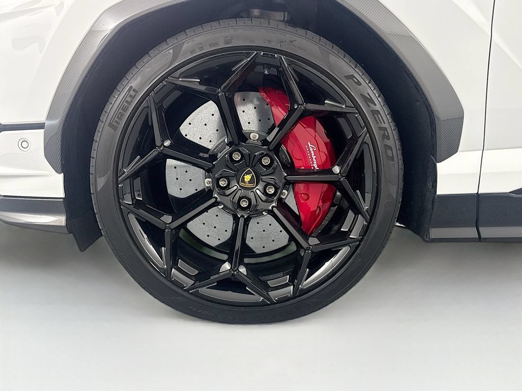 Used 2024 Lamborghini Urus Performante AWD/4WD image 31