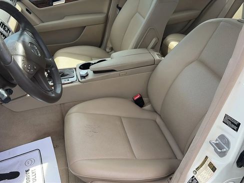 Used 2010 Mercedes-Benz C 300 4MATIC Sedan image 9