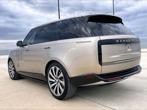 Used 2025 Land Rover Range Rover SE image 6