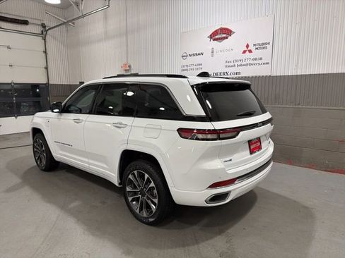 Used 2023 Jeep Grand Cherokee Overland w/ Advanced Protech Group III image 7