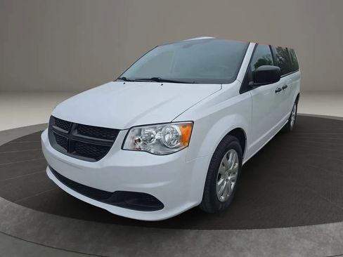 Used 2019 Dodge Grand Caravan SE w/ UConnect Hands-Free Group FWD image 1