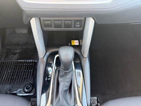 Used 2023 Toyota Corolla Cross LE w/ Moonroof Package image 18