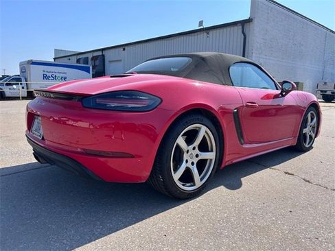 Used 2023 Porsche 718 Boxster image 3