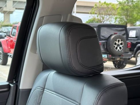 Used 2023 Toyota Tundra Limited w/ Power Package image 13