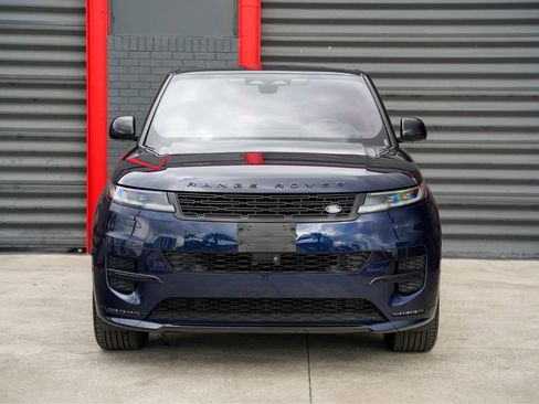Used 2023 Land Rover Range Rover Sport SE Dynamic image 2