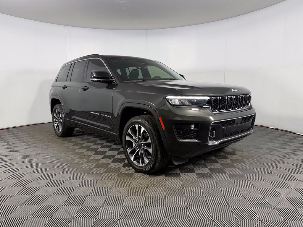 Used 2024 Jeep Grand Cherokee Overland AWD/4WD image 5