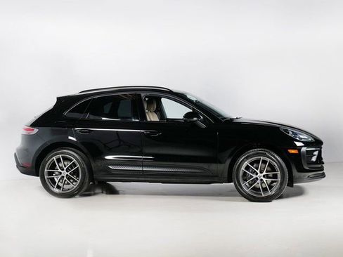 Certified 2025 Porsche Macan image 8
