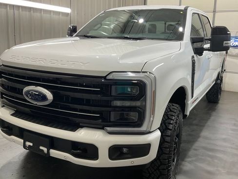 Used 2026 Ford F250 Platinum w/ Tremor Off-Road Package AWD/4WD image 4