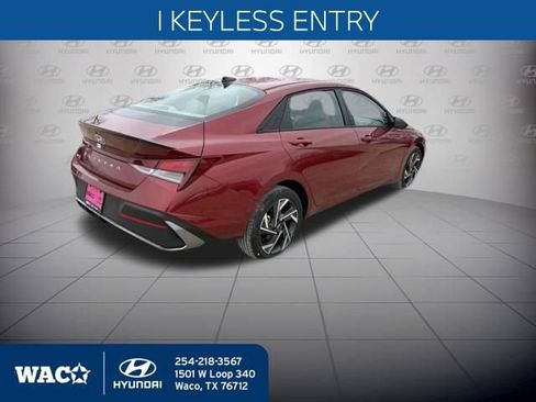 Used 2025 Hyundai Elantra Sport image 13