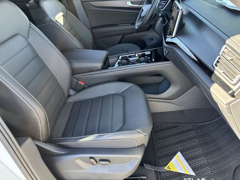 New 2026 Volkswagen Atlas Cross Sport SEL R-Line image 8