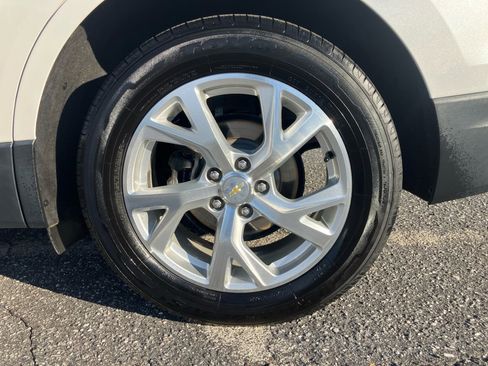 Used 2018 Chevrolet Equinox Premier image 26