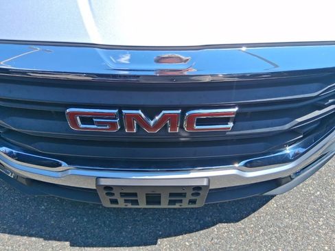 Used 2022 GMC Terrain SLE AWD/4WD image 2