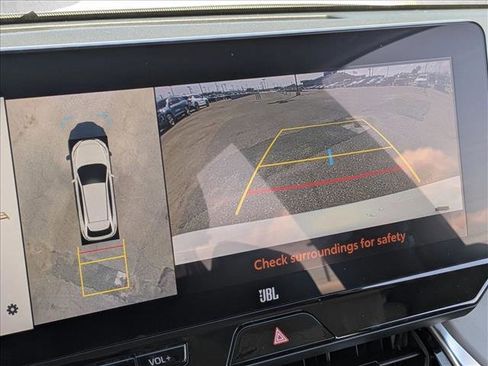 Used 2024 Toyota Venza Limited image 13